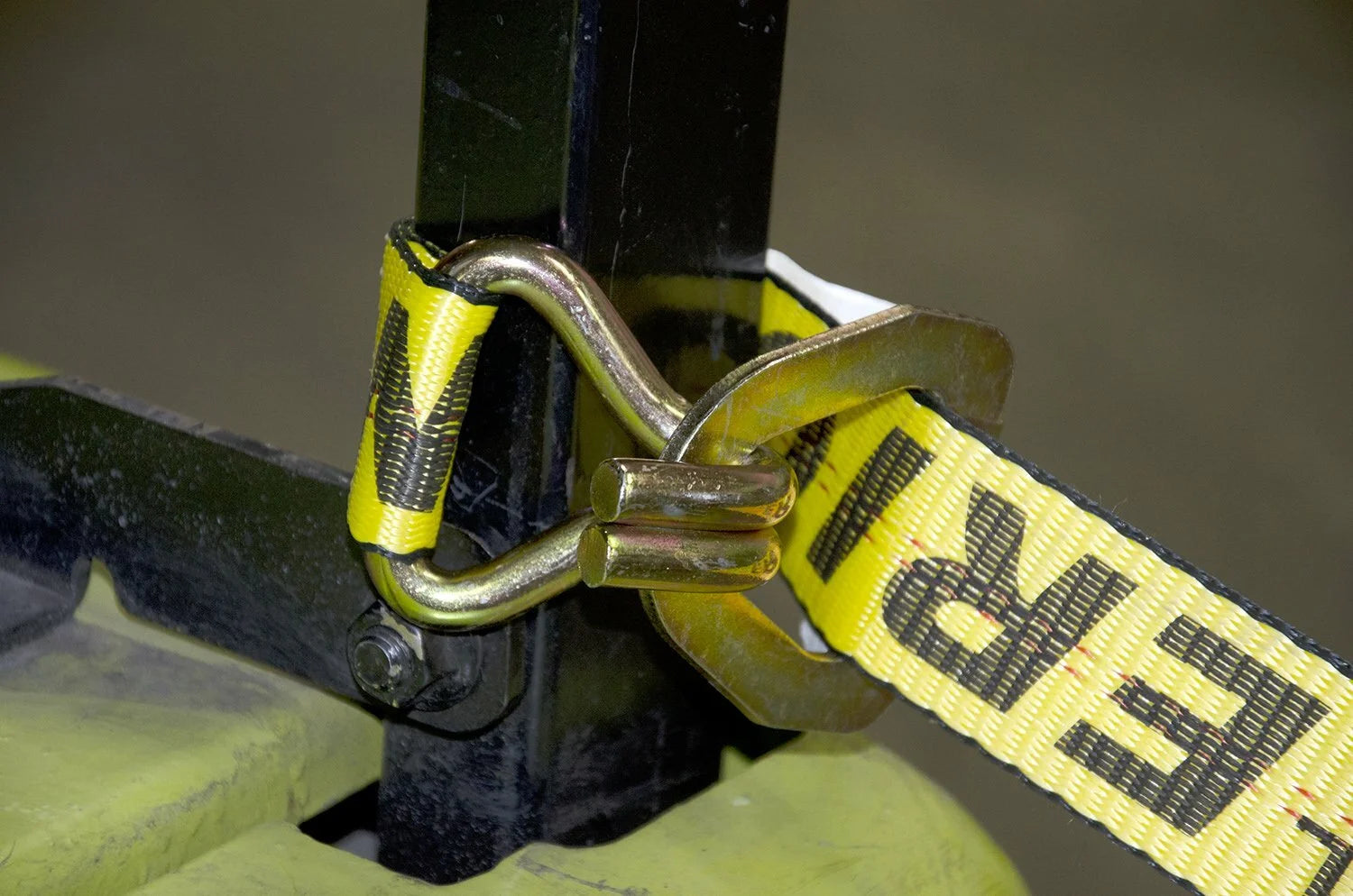 Yellow Ratchet Strap with Floating D-Ring X46643