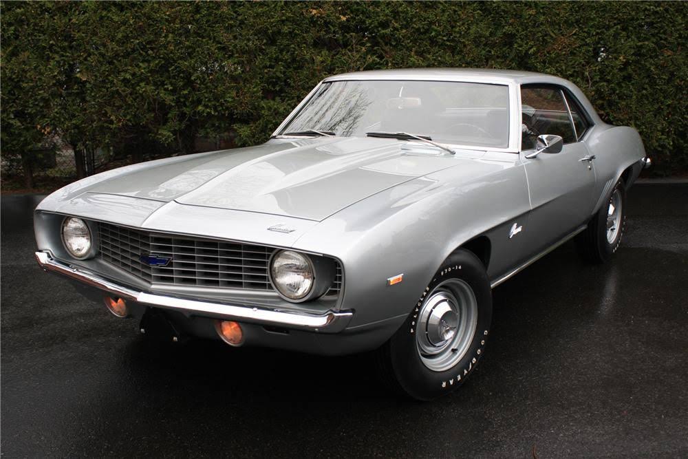 1969 Chevrolet Camaro ZL1 Coupe Silver 1/18 Diecast Model Car H14099