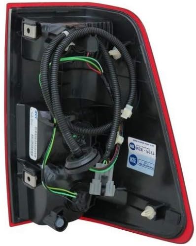 Driver Side Tail Light Pack of 2 R476400