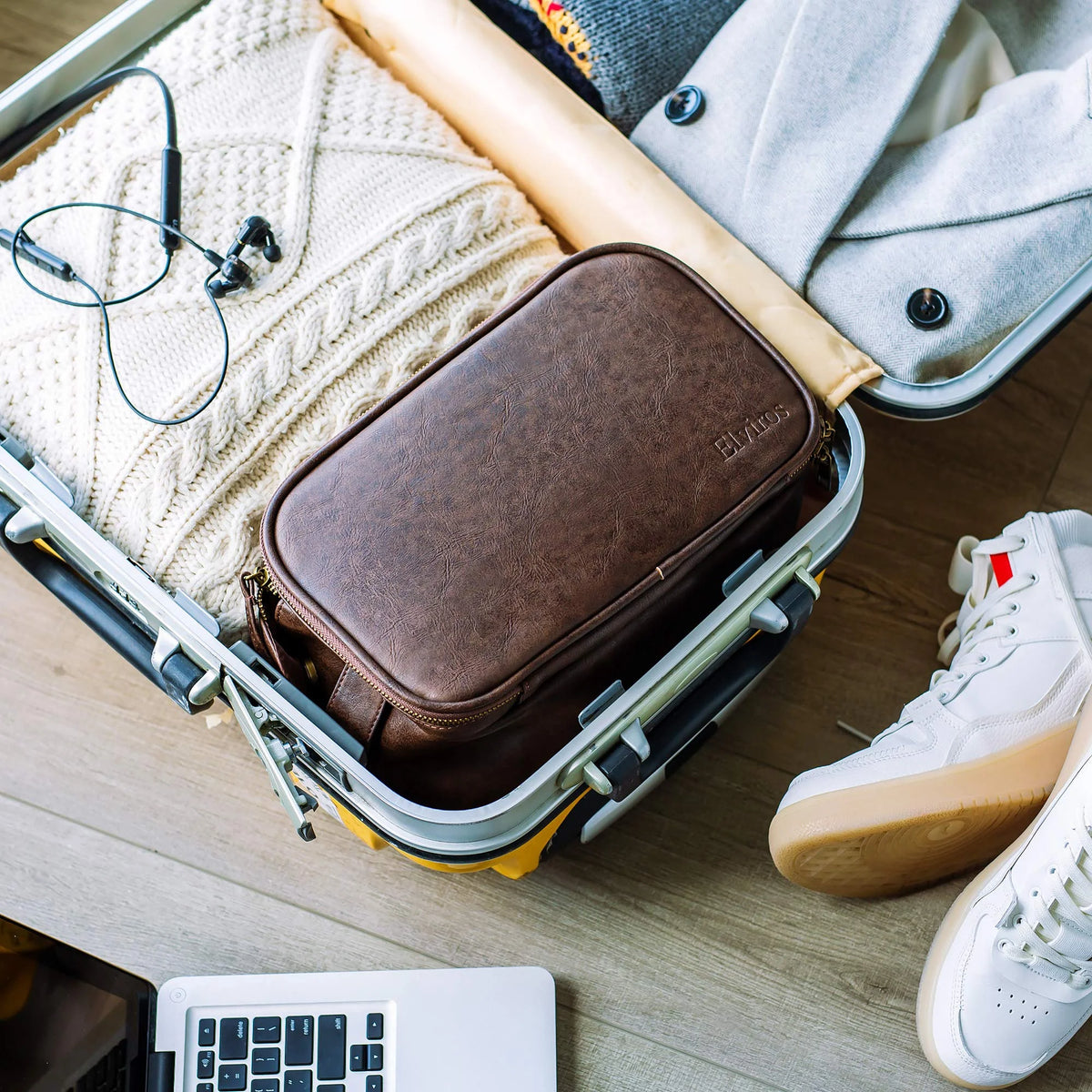 Water-Resistant Travel Dopp Kit with PU Leather Organizer S637084